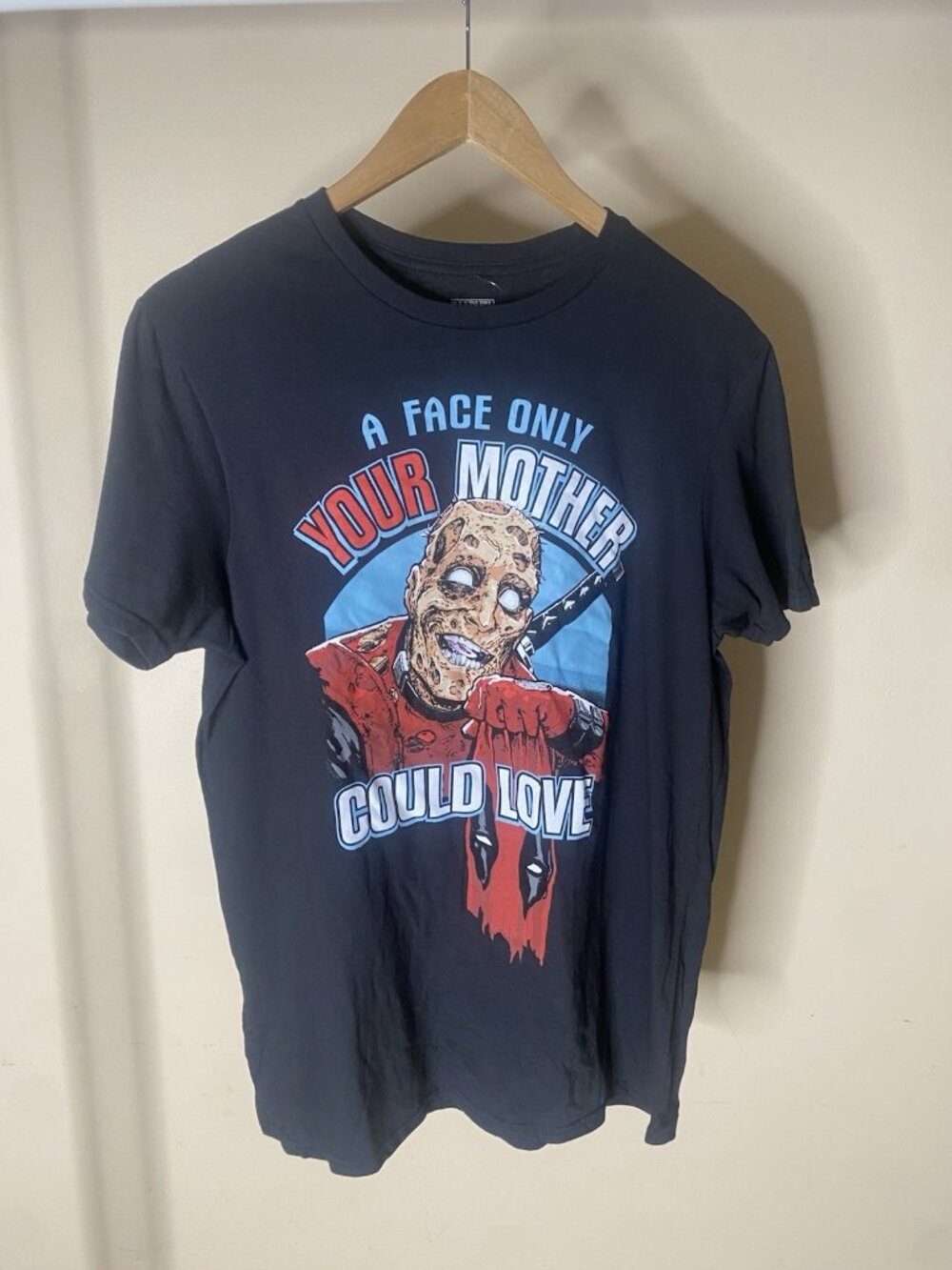 Marvel Deadpool A Face Only Your Mother Could Love Size Medium New